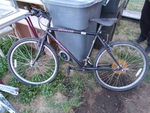 lot 1881 image: 1990s Specialized Rockhopper Mountain Bike