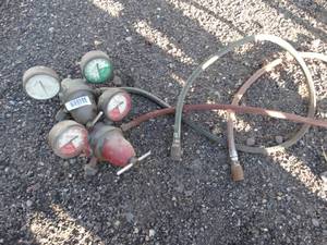 lot 1887 image: Acetylene Torch Regulator and Hoses