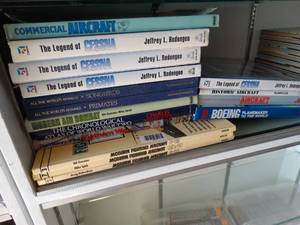 lot 1916 image: Modern and Commercial Aircraft Books
