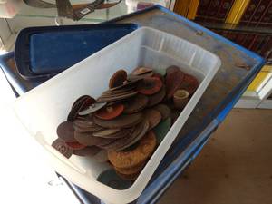 lot 1943 image: Mixed Sizes  Large Lot of Rotary Sanding Discs