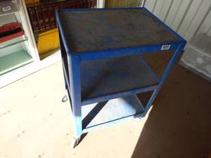 lot 1955 image: Blue Metal Media Cart