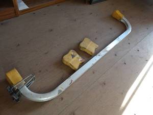 lot 1998 image: Ladder Stabilizer