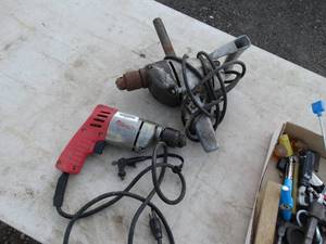 lot 29911 image: Millwaukee  and Blue Point 12  Electric Drills