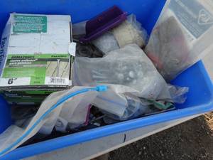 lot 29920 image: Lot of Fasteners