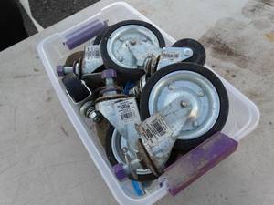 lot 29923 image: Lot of Cart Wheels