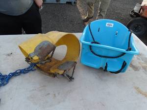 lot 29937 image: Kids Swing Seats