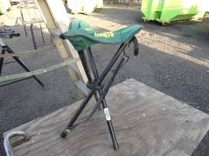 lot 29953 image: Camp Stool