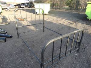 lot 29960 image: Metal Bed Frame