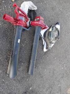 lot 29964 image: 3 Leaf Blower  Sucker