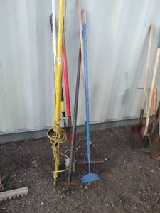 lot 29974 image: Rakes, Pitchfork, Hoes