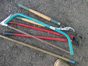 lot 29981 image: Saw, Hedge Trimmer, misc