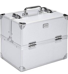 lot 7702 image: Soho Large Textured Diamond Train Case in Silver