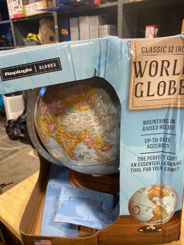 lot 29986 image: world Globe