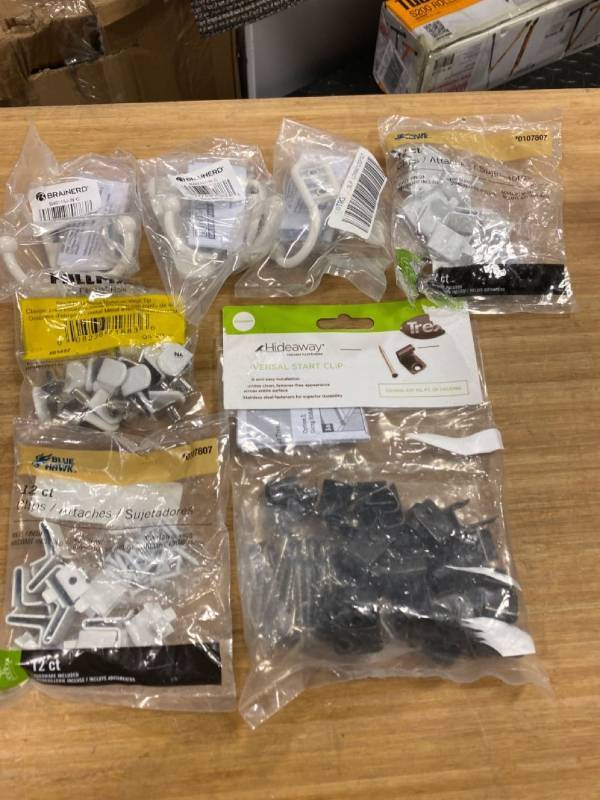 lot 30189 image: Hardware lot of cabinet and drawer hardware and hanging hooks