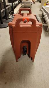 lot 4641 image: 3 Gallon Cambro Beverage Dispenser