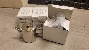 lot 4648 image: (4) Walcott Saturn 12 Oz New Argon Weld Tea Pots