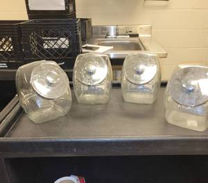 lot 7568100 image: (4) Glass Candy Jars