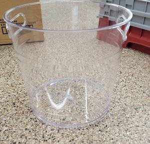 lot 564565 image: (5) 9.75in Clear Party Buckets
