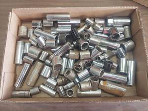 lot 6005 image: Assorted 38 Drive Sockets