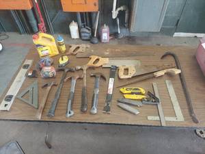 lot 6020 image: Carpenters Tools in Red Bag