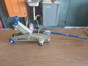 lot 6028 image: AC Delco Floor Jack