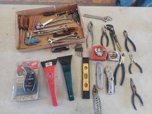 lot 6143 image: assorted Tools