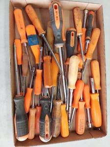 lot 6038 image: assorted screwdrivers