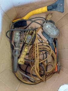lot 6065 image: assorted tools - trouble lights