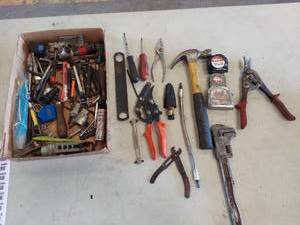 lot 6092 image: assorted tools