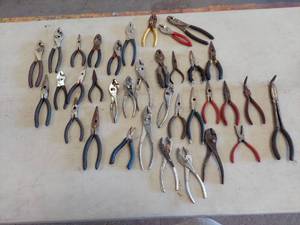 lot 6095 image: assorted pliers