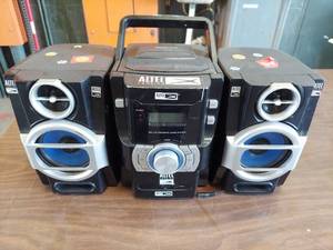 lot 6126 image: Radio cd player - need cord