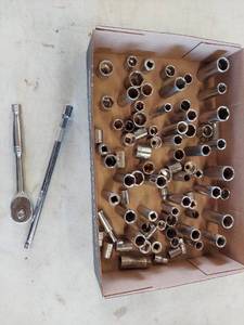 lot 6161 image: assorted sockets 38 in. drive