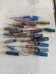 lot 6183 image: assorted screwdrivers