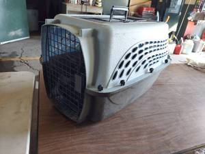 lot 6186 image: pet carrier