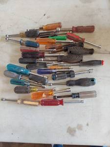 lot 6193 image: nut drivers