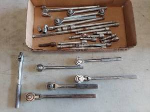 lot 6208 image: 38 ratchets and extensions