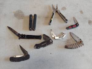 lot 6242 image: assorted knives