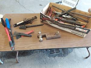 lot 6263 image: assorted catch all lot of auto supplies