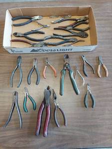 lot 6272 image: assorted wire cutters