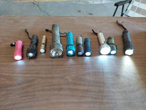 lot 6276 image: assorted flashlights