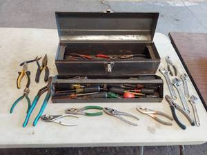 lot 6282 image: toolbox with assorted tools