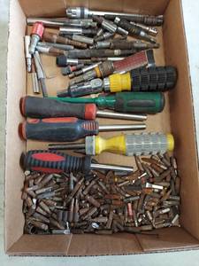 lot 6297 image: assorted bits