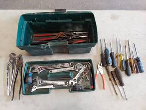 lot 6305 image: box with assorted tools