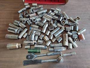 lot 6313 image: 38 drive sockets assorted