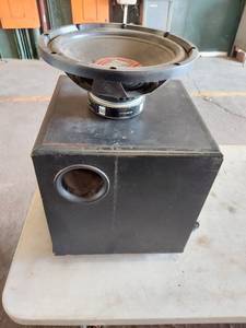 lot 6319 image: 2 speakers