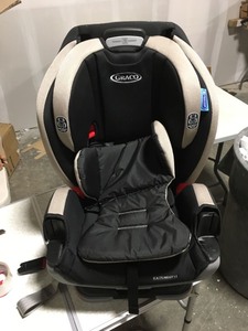 lot 7808 image: Graco Car Seat - Open Box
