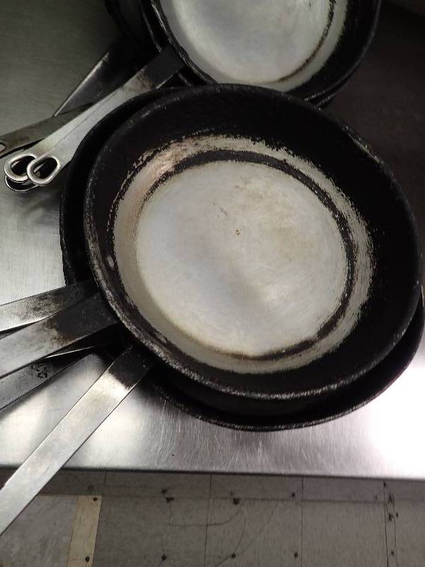 lot 2677 image: Lot of 10 Cooking Pans