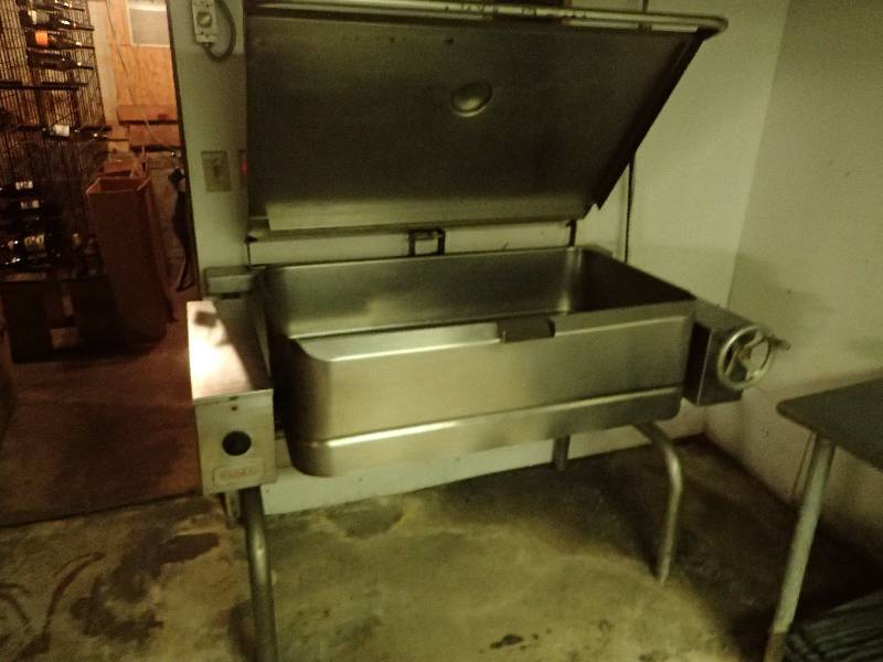 lot 2701 image: Groen 40 Gal Tilt Skillet