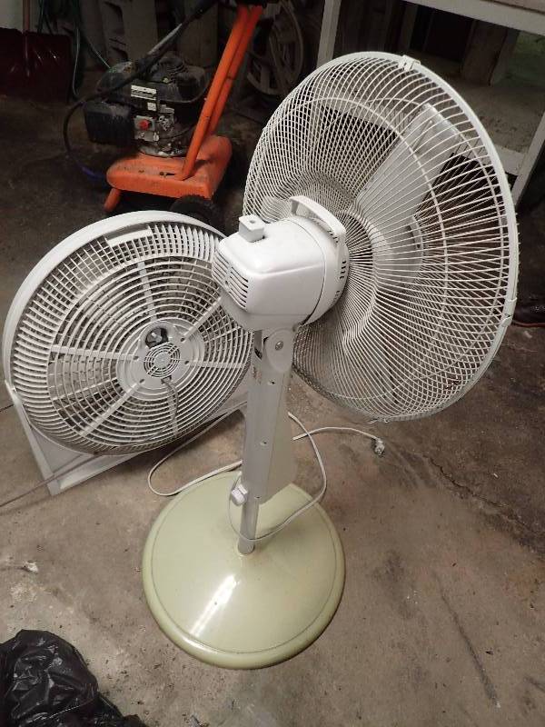 lot 2714 image: (2) Electric Fans