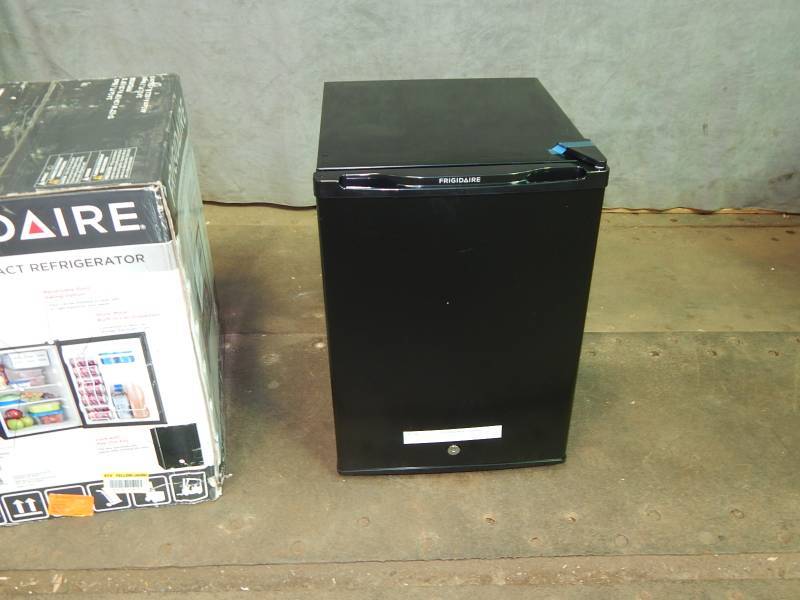 lot 1384 image: Frigidaire 2.4 cu.ft. Compact Refrigerator